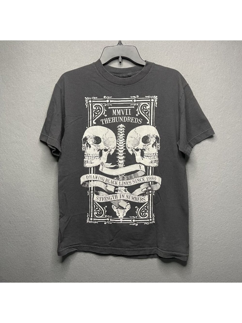 The Hundreds MMVII Graphic T-Shirt Skull Design Strength In Numbers Gray Medium